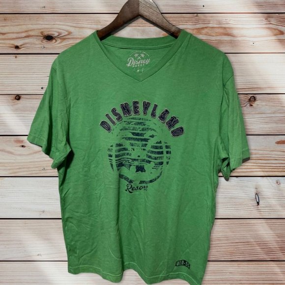 Disneyland T-Shirt Green Size Medium - Picture 1 of 6